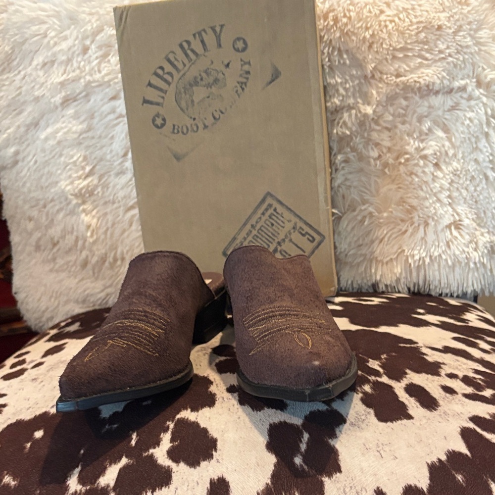 Liberty Boot co handmade Men's Dark Brown suede Western Mules. Nib. 10d.